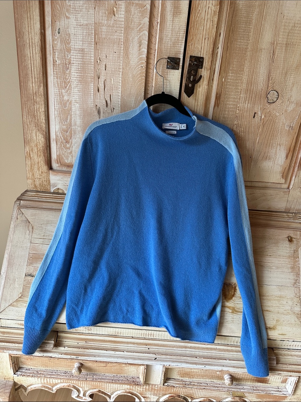 Vineyard vines blue cashmere mock sweater with like blue stripes